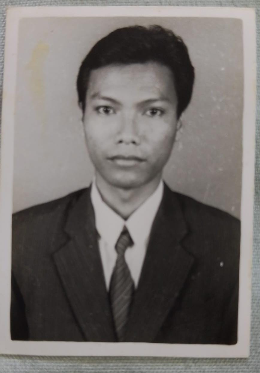 Sudut Pandang: Di Bawah Terik Matahari, Ia Menanam Harapan